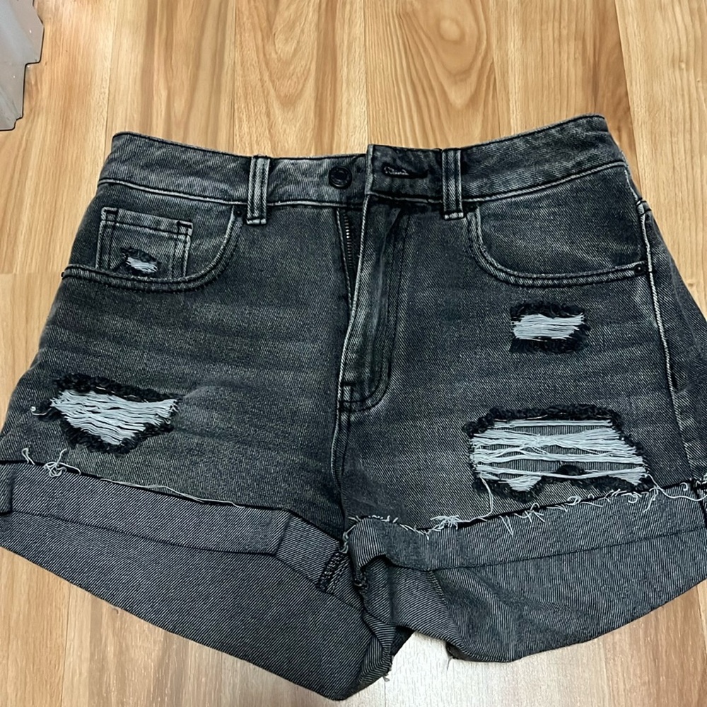 Pacsun Mom Short Size 26 distressed black denim